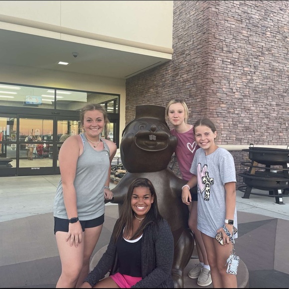 Meet your Posher, Lexi - Picture 1 of 1